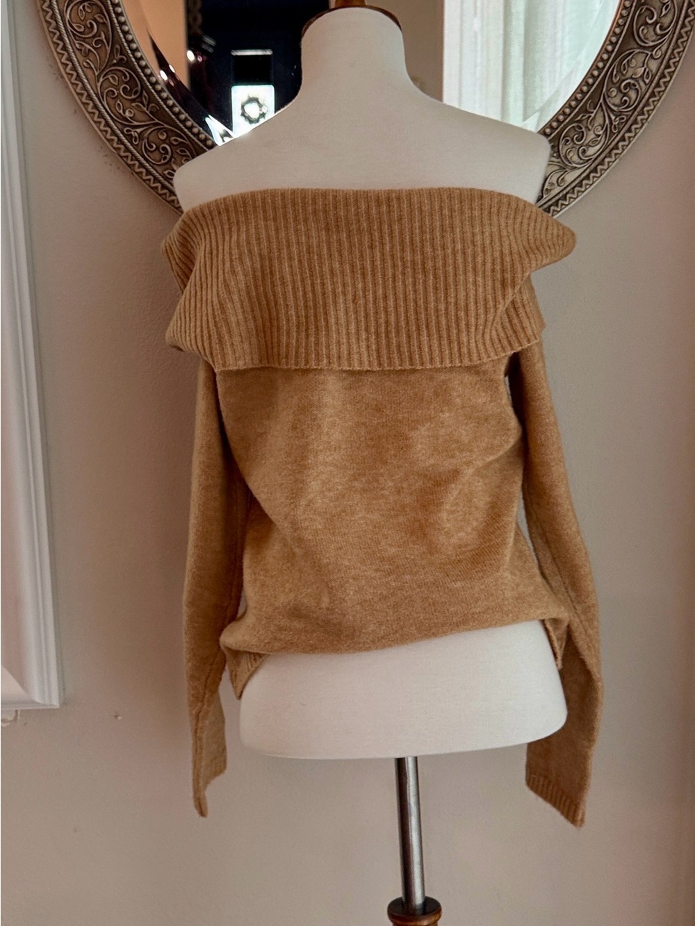 Francesca’s Off-Shoulder Camel Sweater SMALL